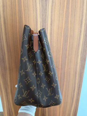 LOUIS VUITTON NéoNoé MM, Второй боковой профиль